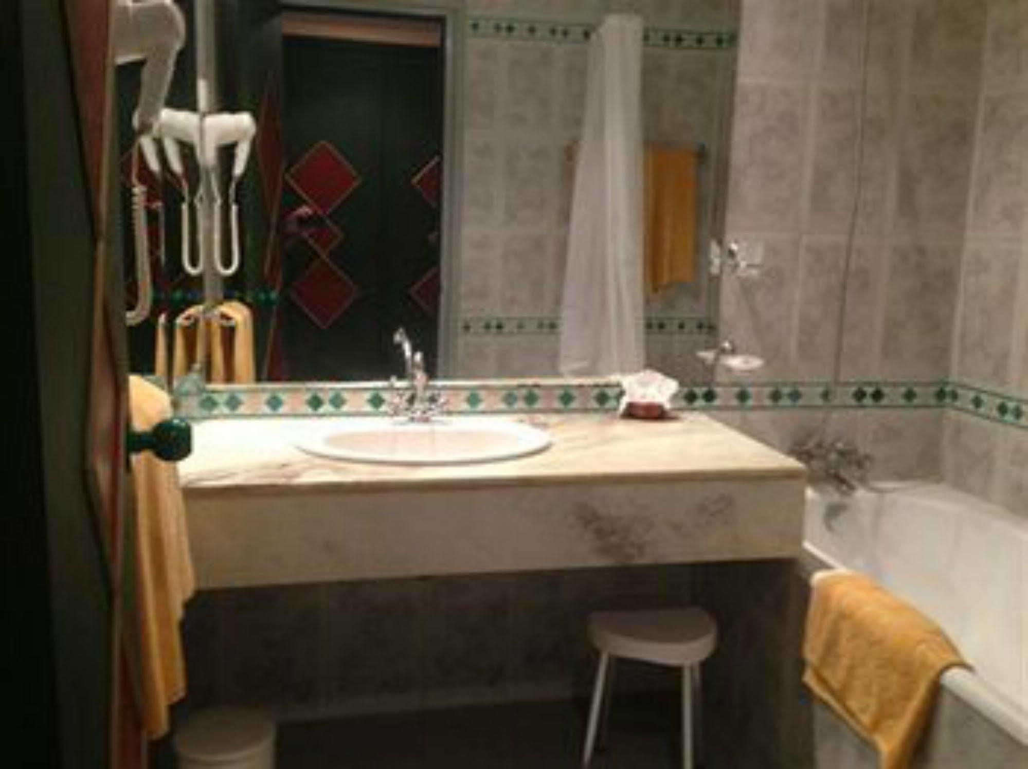 Byblos Hotel Al-Hammamat Bagian luar foto